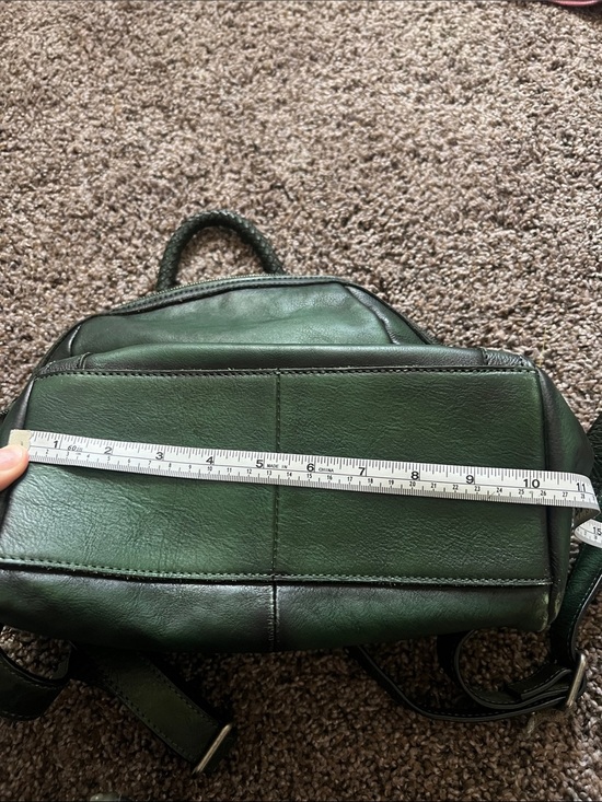 Classic Vintage style Genuine Dark Green Leather Backpack- IVTG